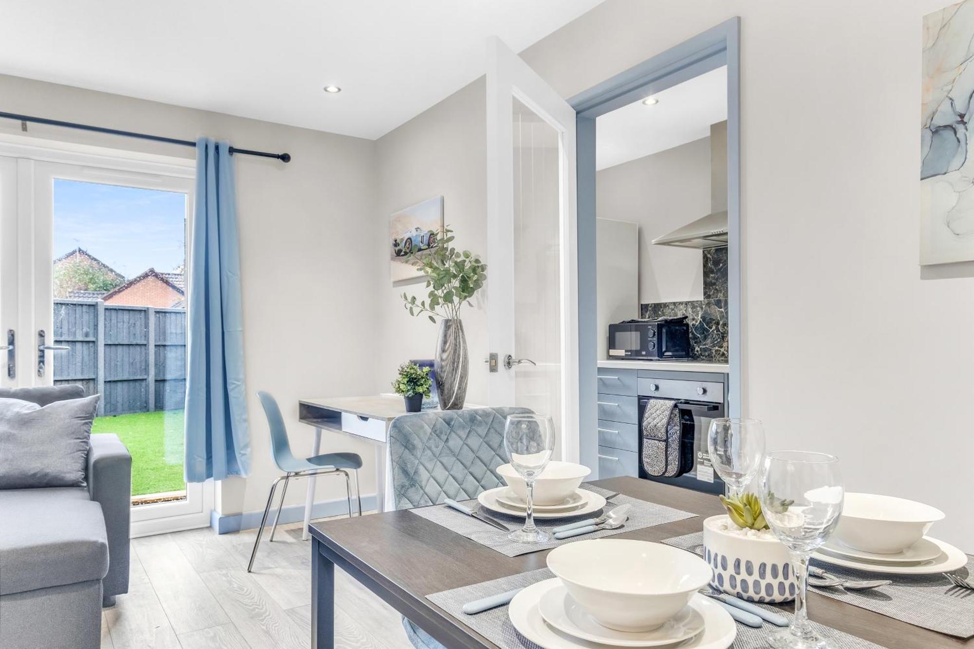 Mk 2-Bedroom Contractor'S Gem, 5 Beds, Sleeps 6, Free Parking Milton Keynes Exterior photo